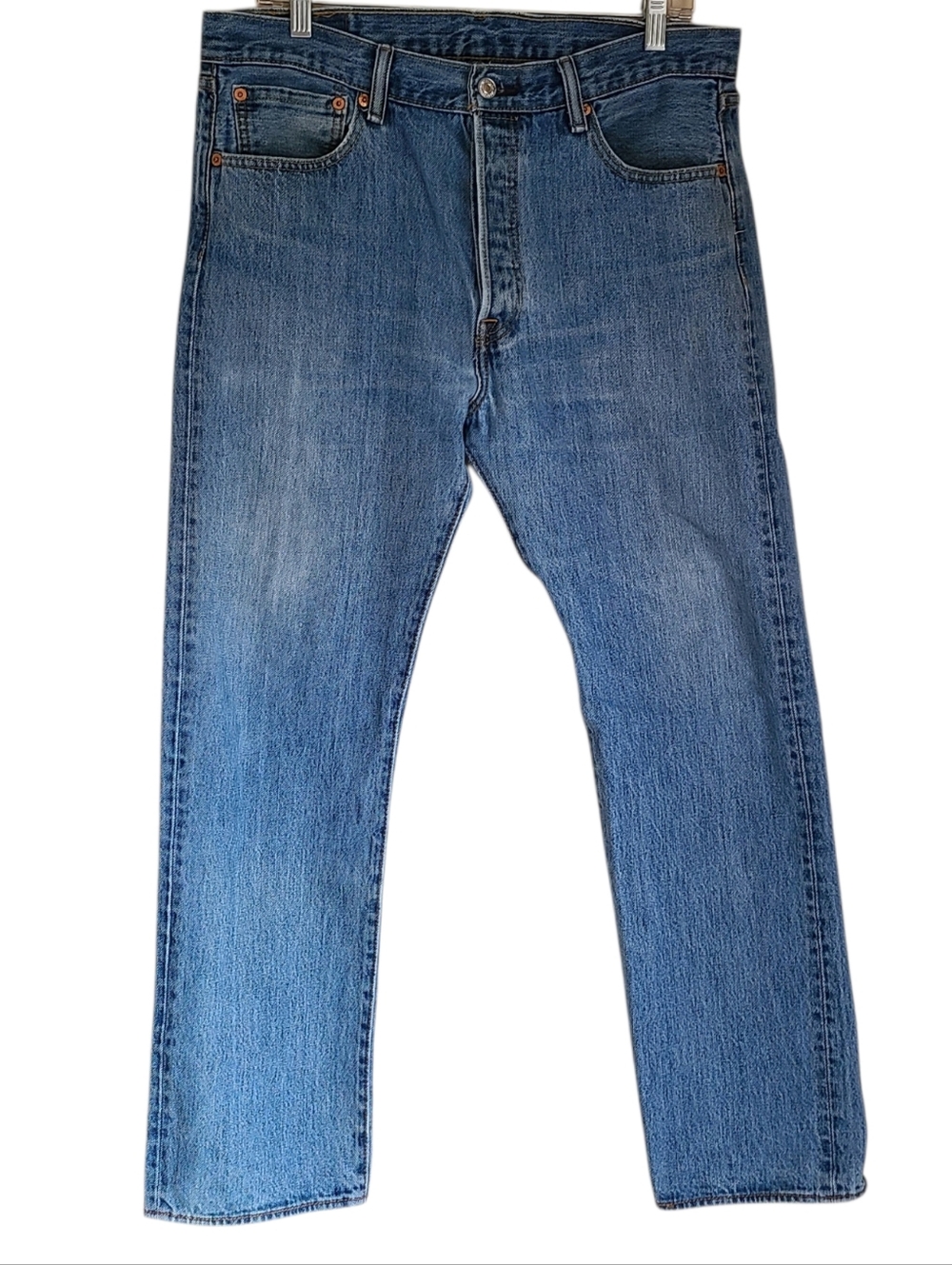 Levi's Women's Straight Leg Jeans in Medium Blue Denim